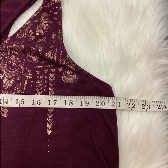 Mudd tank top woman’s size XL scoopneck maroonish purple with gold patte… - Picture 10 of 13